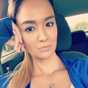 Meet your Posher, Della